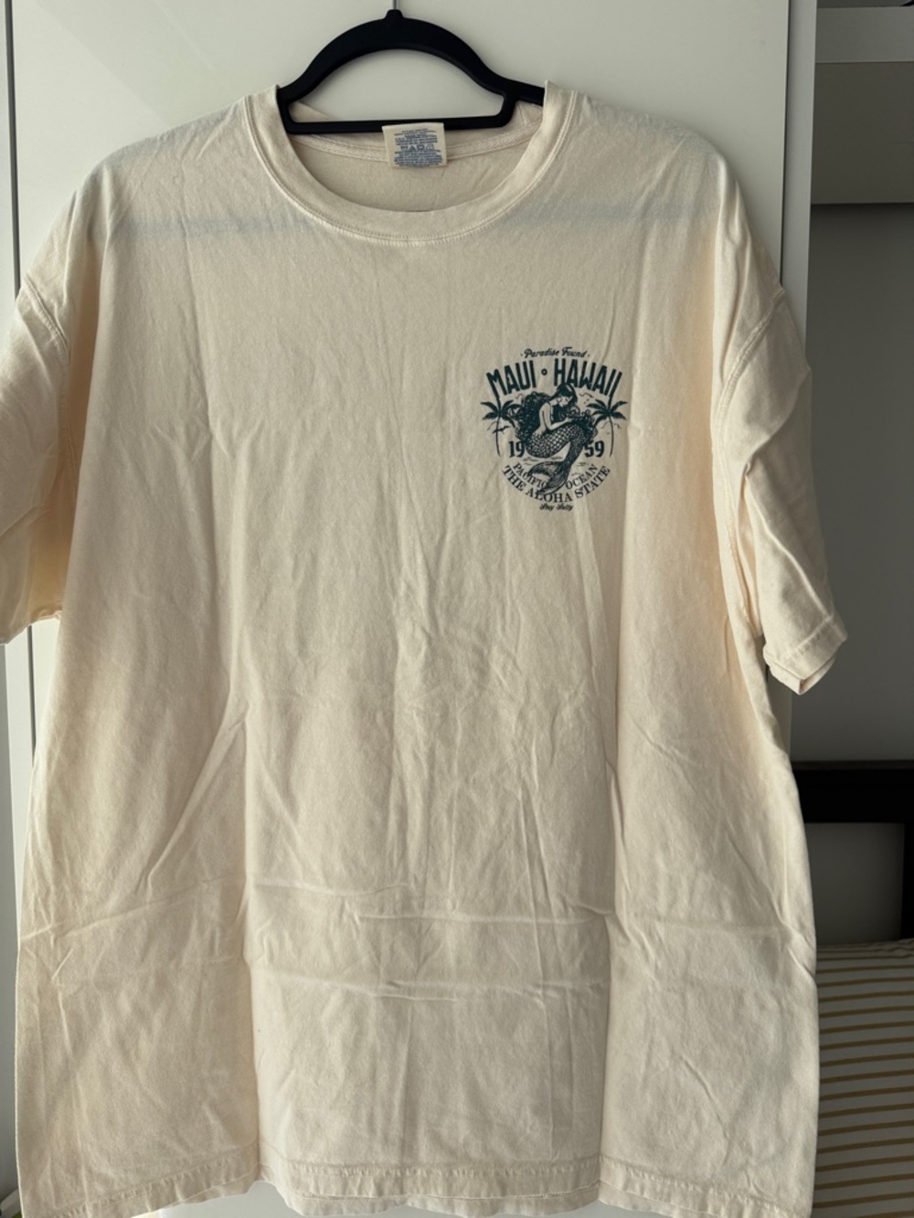 Comfort Colors Cream Maui Hawaii Graphic Tee